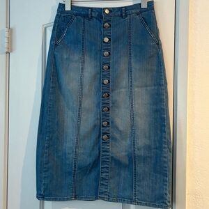 BLK DNM buttoned skirt, super comfy